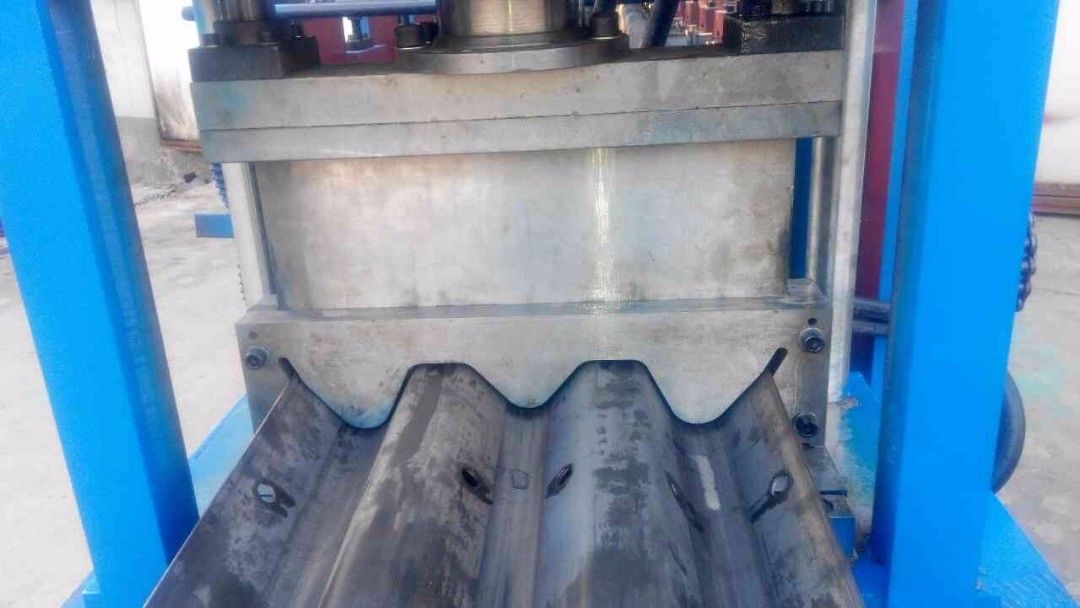 T 31  Guardrail Forming Machine W  Beams Crash Barrier Roll Forming Machine